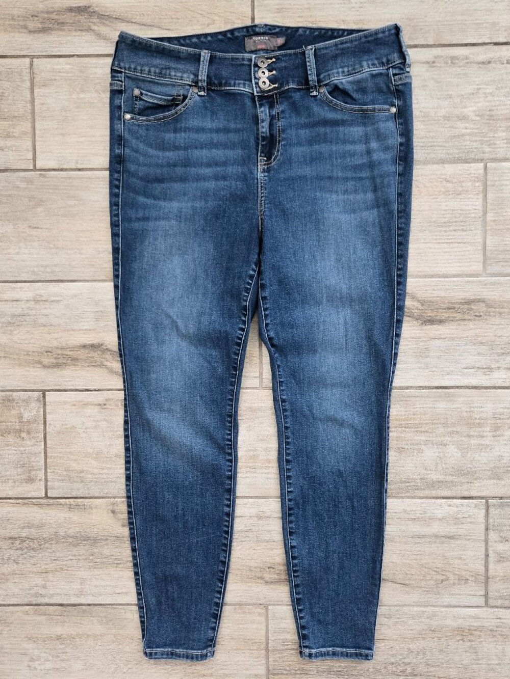 Torrid Three Button Jegging Jeans Women Shaping Stretch Denim Tapered Ankle 18R‎